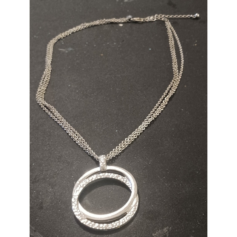 KR Silvertone Triple Strand Hammered Interlocking Double Circle Pendant Necklace - Picture 1 of 7